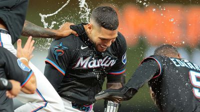 Marlins Capitalize on Yankees' Collapse With Wild Slow-Dribbler for Walk-Off Run