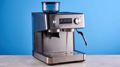 I’m utterly bamboozled by this ultra-cheap bean-to-cup espresso machine — and not in a bad way