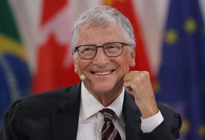 Sheryl Sandberg, Bill Gates and the world’s top CEOs swear by the same daily habit—this career coach says Gen Z can easily steal it for success