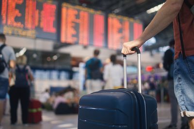 Why Leaving a Luggage Tag on Your Checked Bag Could Invite a Home Burglary