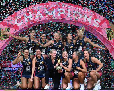 Melbourne Vixens stun West Coast Fever to win Super Netball grand final
