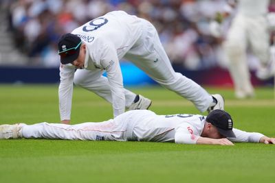England facing daunting chase as more dropped catches aid India’s cause