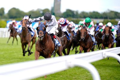 Two Tribes caps glorious training performance by Richard Spencer to win the Stewards’ Cup