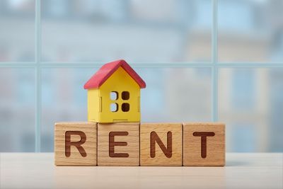 'Should We Pay Our Rent 2 To 3 Years In Advance?' Suze Orman Says No For 'A Whole Lot Of Reasons'