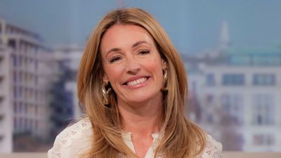 Cat Deeley's favourite wide leg jeans, simple T-shirt and pendant necklace are a practical but chic outfit for the school holidays