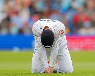 England endure ugly case of the drops without superego Stokes in the field