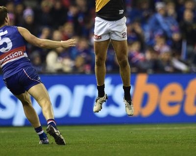 Sportsbet advertises multi-bets on AFL website after pulling TV ads due to ‘community sentiment’