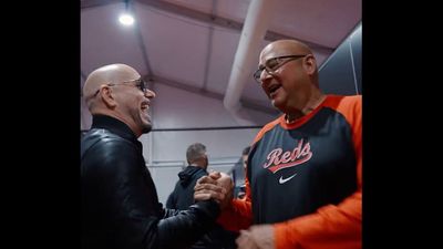Pitbull Had Hilarious Joke for Reds Manager Terry Francona Before Speedway Classic
