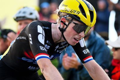 'I'm very disappointed in myself' - Demi Vollering loses minutes on Tour de France Femmes stage eight