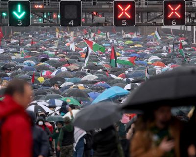 The huge Harbour Bridge march shows people have had a gutful of seeing starving children in Gaza. Politicians need to catch up