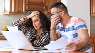 Top 10 States Where Phone and Internet Bills Cut Into Your Paycheck Most