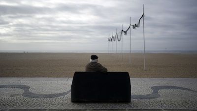 Over 100 people treated for nausea and vomiting due to seawater contamination in Portugal's Nazaré