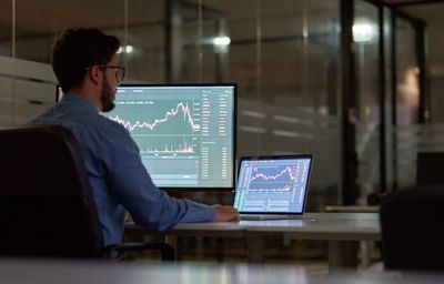 From AI To Emerging Markets: How 6 Pros Would Allocate $10K In Today's Market