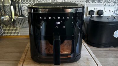 Compact, well-made, and dependable, the Bosch Series 6 Air Fryer is the perfect choice for small households