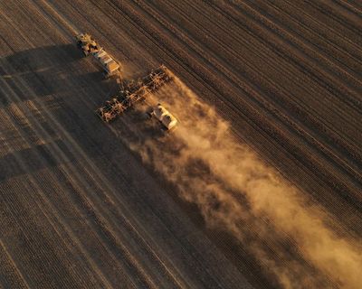 Why are some Australian farmers losing faith in peak agricultural bodies to represent their interests?