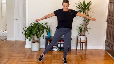 A physical therapist says these are the three bodyweight moves you should do daily to improve your bone health