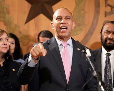 Now is the time for Democrats to hammer Trump on the economy