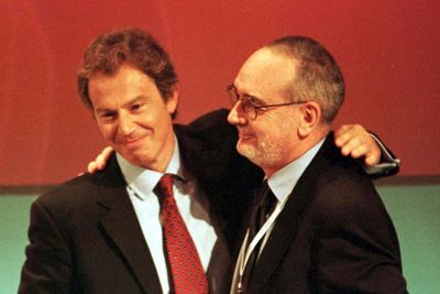 Starmer pays tribute after death of ex-Labour general secretary Tom Sawyer