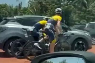Riders disqualified after sneaking back into Tour de Guadeloupe peloton - Video