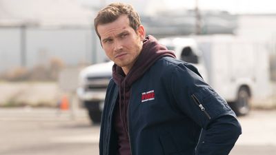 Why 9-1-1 Fans Think Oliver Stark Is Crossing Over Into The Nashville Spinoff