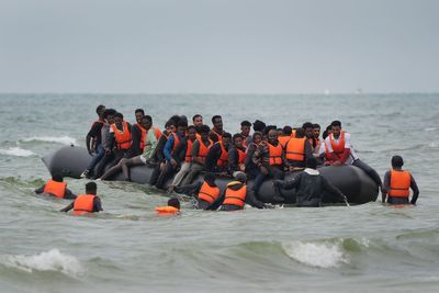 ‘One-in-one-out’ migrant returns deal with France to begin in days