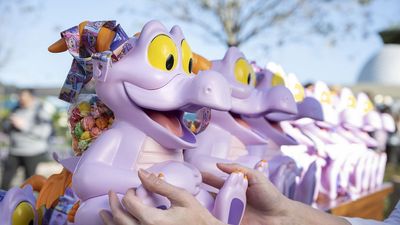 A Popcorn Bucket Hater Just Went Off About Owning Disney Ones, And A Bunch Of Stans Responded