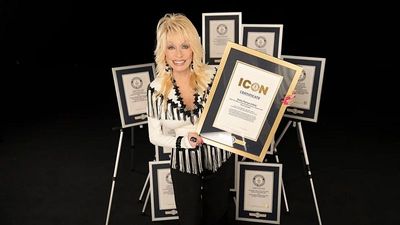 Dolly Parton becomes Guinness World Records icon