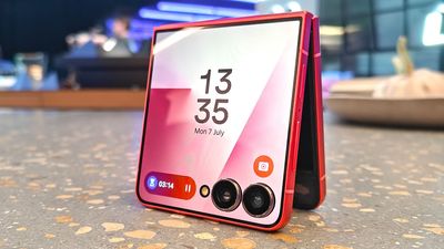The Galaxy Z Flip 7 does shockingly well in infamous bend test — there's just one problem
