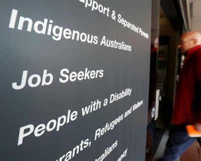 Hundreds of jobseeker payments cancelled illegally by government IT system, watchdog finds