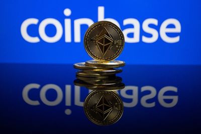 Coinbase Stock Slips After $2 Billion Debt Offering—What It Means For Investors And The Crypto Giant's Next Move