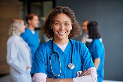 Woman Shares Her Unpopular Opinion That Nurses Are 'Overrated And Obnoxious'— Been Treated Better By Minimum Wage Workers Than Nurses Making $60/Hr