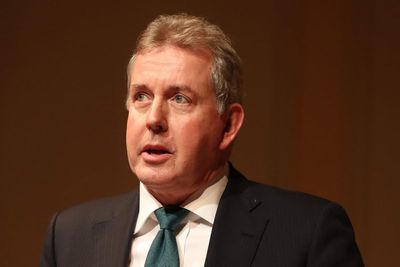 Trump is like a medieval king, former UK ambassador to US says