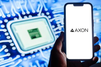 Axon Soars Past 52-Week High As Outlook Ignites Investor Frenzy