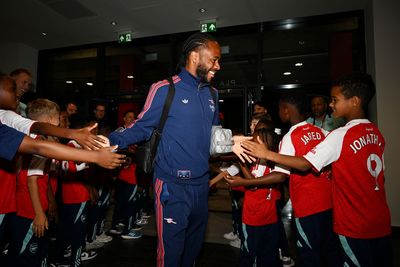 Raheem Sterling in talks to join fifth Premier League club as Chelsea plot ex-Liverpool man's exit