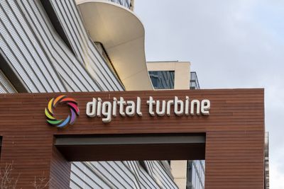 Digital Turbine Stock Sinks On Q1 Earnings Despite Strong Revenue Trends