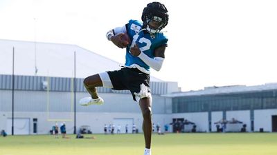 Davante Adams Explains Why He Doesn't Think Travis Hunter Can Play Both Ways in NFL
