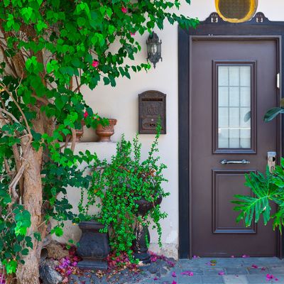 10 Things You Should Never Leave Hanging on Your Front Door