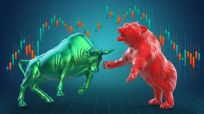 Rally Pauses for Hot Earnings, Cool Data: Stock Market Today