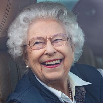 Queen Elizabeth's 2006 Range Rover Is Up For Sale—And It Includes a Special Corgi-Friendly Customization