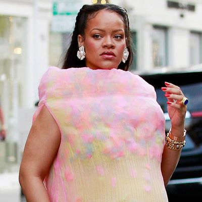 Rihanna's Rare Puma Collab Sneakers Are Impossible to Miss With a Pastel Maternity Dress