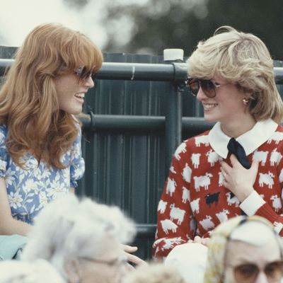 Royal Photographer Shares The Touching Gesture a Grieving Sarah Ferguson Made to Him After Princess Diana Died