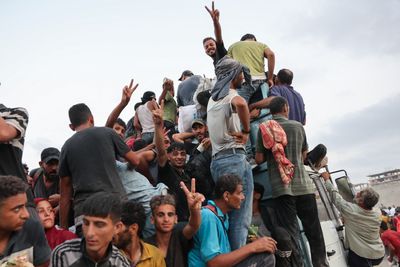 At least 31 killed in Israeli attacks on Gaza as hunger crisis grows