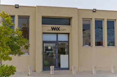 Wix.com Sees Strong Growth Ahead With Base44 Acquisition, Expanding AI Markets