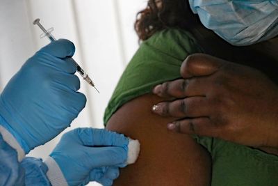 What is the mRNA vaccine and why is the US withdrawing funding?