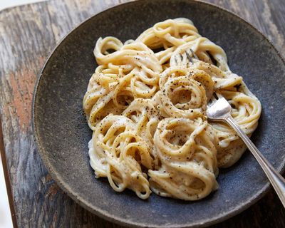 Inclusion of butter in UK recipe for cacio e pepe draws outrage from Italian media