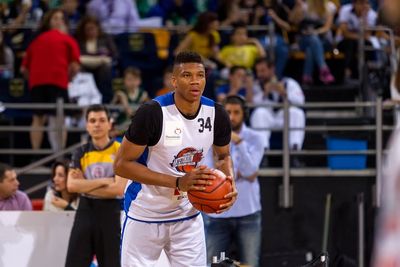 NBA Star Giannis Antetokounmpo Thought Spreading His Salary Across Multiple Accounts Was the Best Way to Go—Marc Lasry Showed Him Smarter Investments