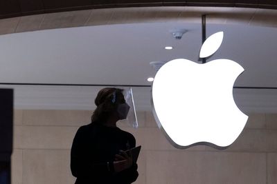 Trump will highlight Apple's plans to invest $100 billion more in US, raising total to $600 billion