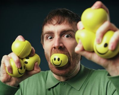Ian Smith: Foot Spa Half Empty review – struggle to conceive is fertile ground for stellar standup