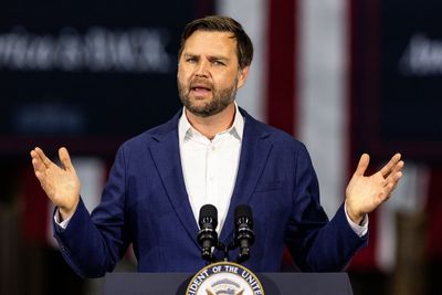 US vice president JD Vance to stay with David Lammy as he holidays in Britain