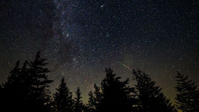 Meteor lights up West Virginia night sky | Space photo of the day for Aug. 6, 2025